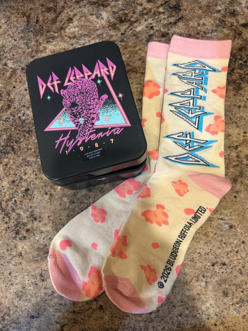 Def Leppard Hysteria Crew Socks in Cream & Pink